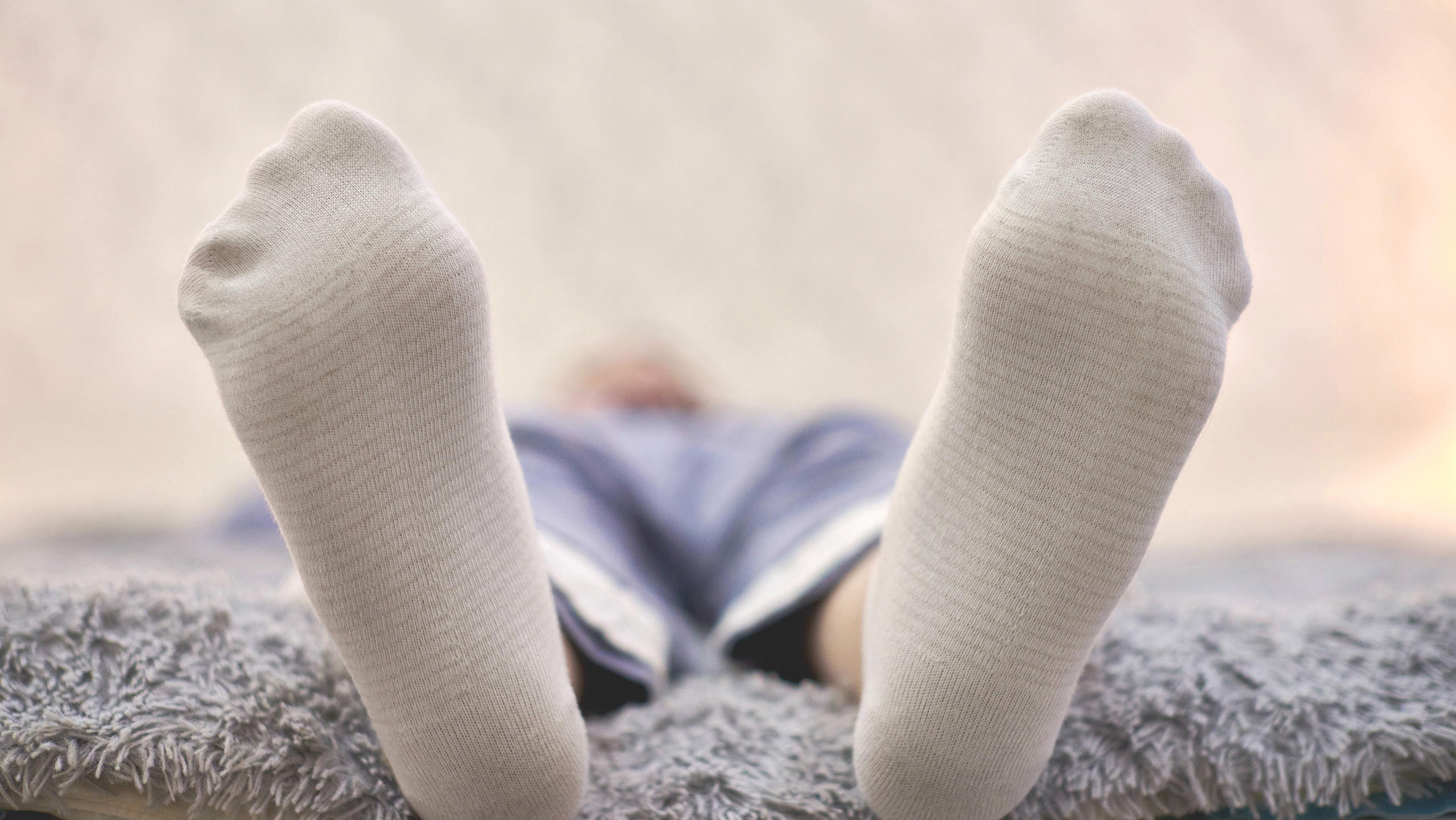 hairy-cold-wet-feet-stock-images-image-499064